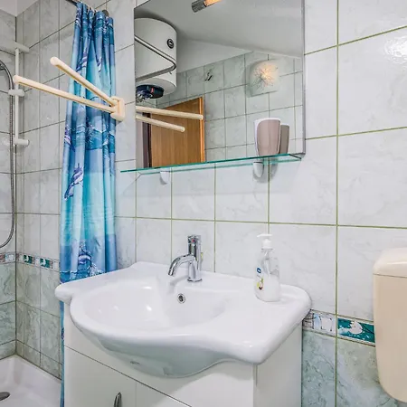 1 Bedroom In شقة *
