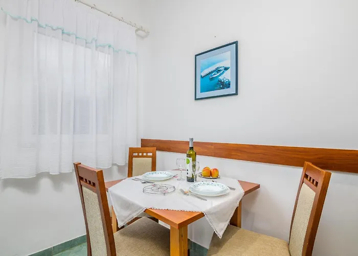 Apartment 1 Bedroom In *